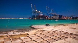 Antiguas salinas de Birzebbuga y su puerto comercial.